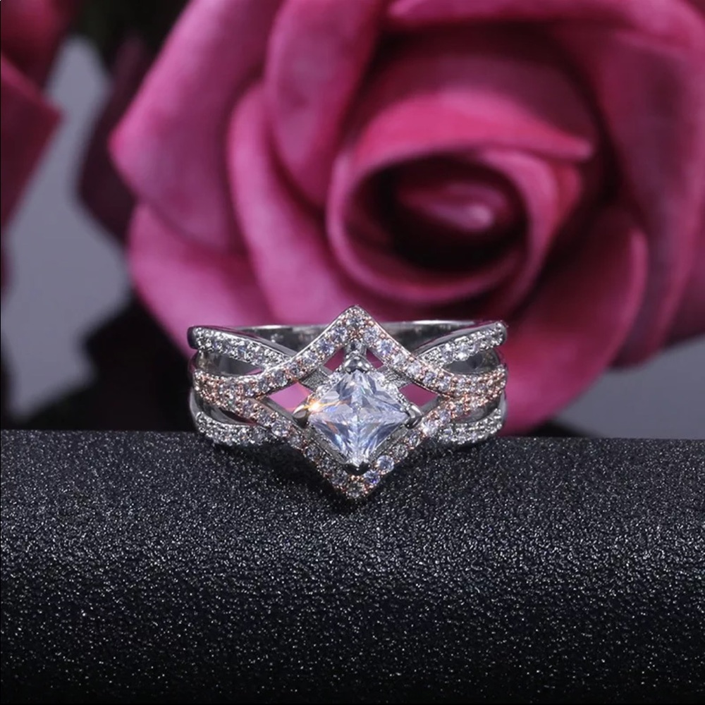 New Women’s Two Tone Sapphire Ring - Picture 2 of 6